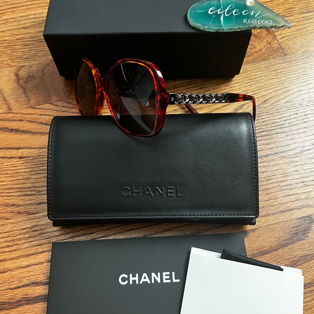 New! Chanel 5470 Square Sunglasses - Tortoise frame, Black Chain Polarized - Picture 3 of 9